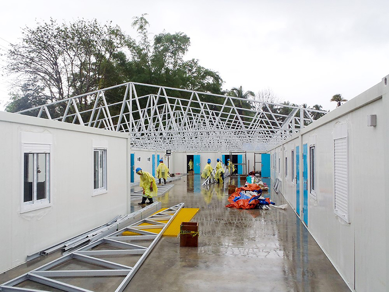 How is the waterproof effect of PTH’s container?